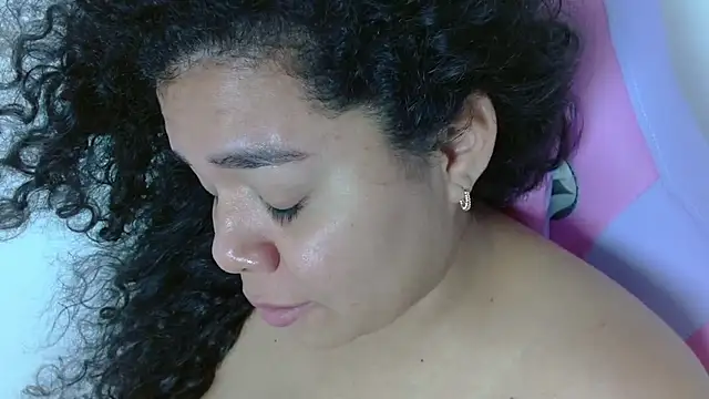 yulissa18 online show from March 21, 11:23 pm