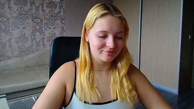 Snapshot of Milka_kiss_ chatting on July 11, 10:51 am Milka kiss online show from July 11, 10:51 am