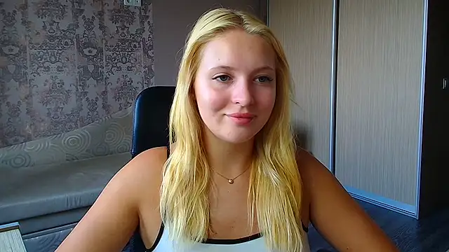 Snapshot of Milka_kiss_ chatting on August 4, 9:56 am Milka kiss online show from August 4, 9:56 am