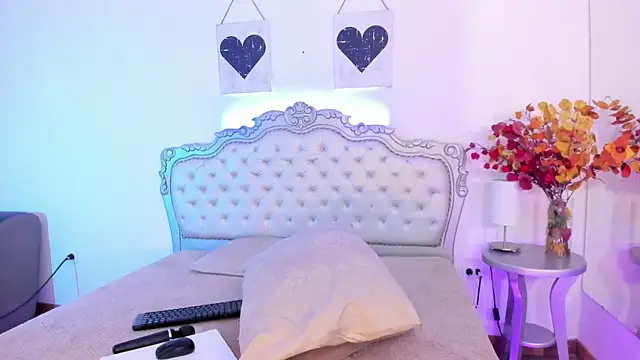 NiaColusi online show from February 11, 11:22 pm