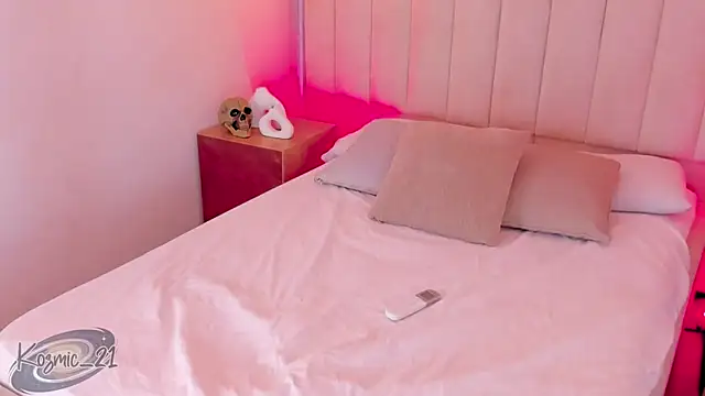 kosmic Angel online show from October 31, 1:45 pm