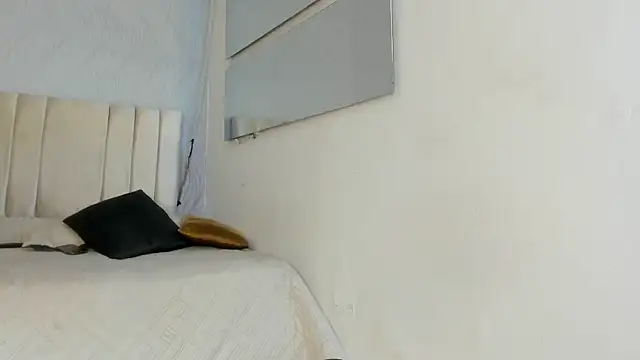 flavia cruz online show from April 22, 3:24 pm