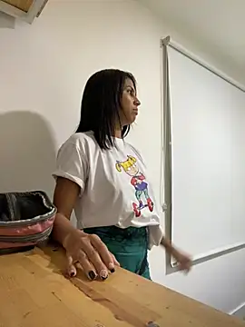 sharonmiller 2  online show from February 28, 11:34 pm