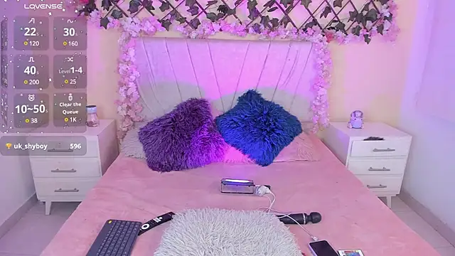 Snapshot of baby_kaliope chatting on March 1, 9:18 am baby kaliope online show from March 1, 9:18 am