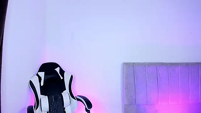 Snapshot of baby_kaliope chatting on October 26, 6:30 am baby kaliope online show from October 26, 6:30 am