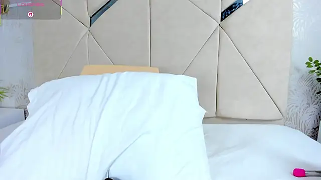 LilitRobins online show from October 15, 9:37 pm