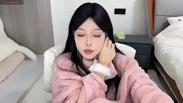 Q-ing online show from December 4, 5:05 am