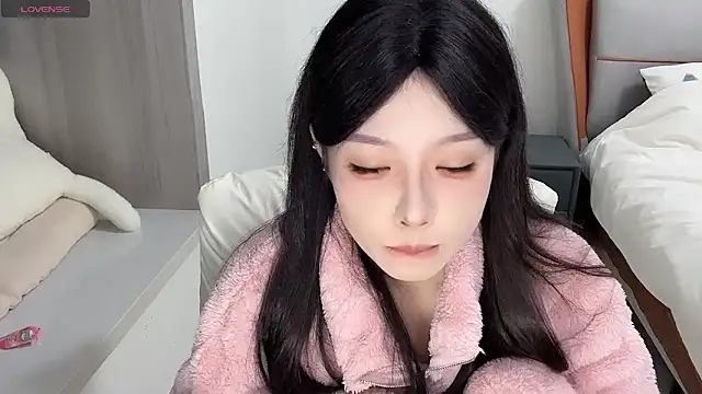 Q-ing online show from December 4, 8:12 am