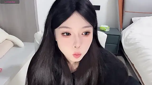 Q-ing online show from December 8, 1:03 pm