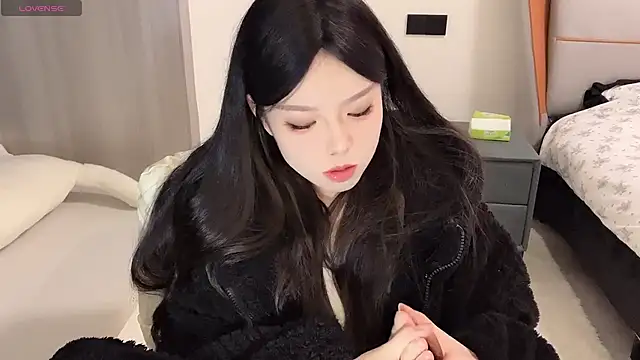 Q-ing online show from December 25, 5:37 pm