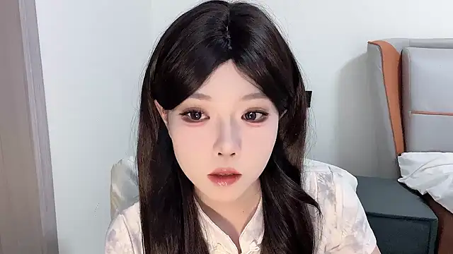 Q-ing online show from February 18, 2:27 pm