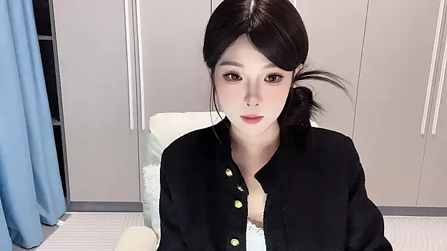 Q-ing online show from October 13, 1:11 pm