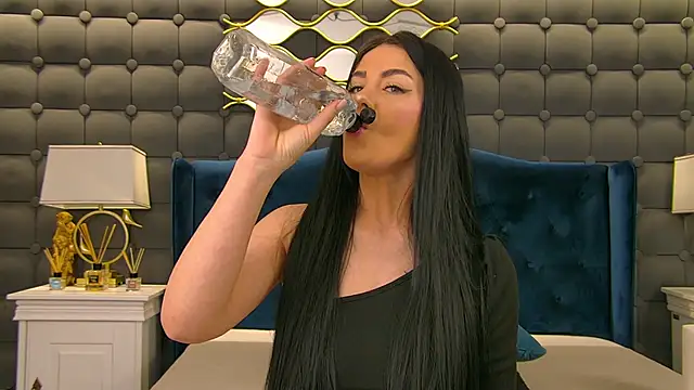 LeyaCass online show from April 14, 3:01 am