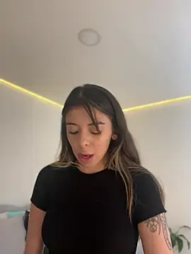 AmmyCollinsW online show from March 4, 9:21 pm