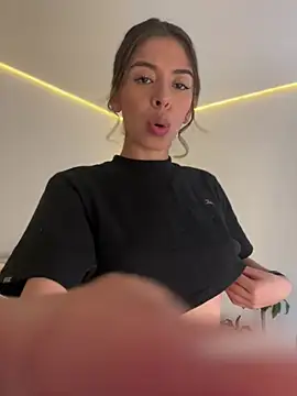 AmmyCollinsW online show from April 27, 9:02 pm