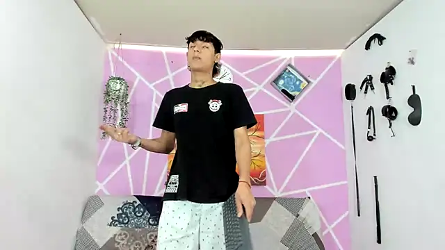 Snapshot of Fresahot2005 chatting on February 4, 7:11 pm Fresahot2005 online show from February 4, 7:11 pm