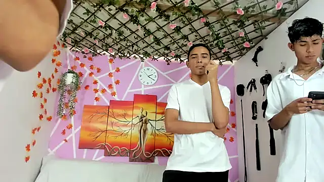 Snapshot of Fresahot2005 chatting on February 14, 7:23 pm Fresahot2005 online show from February 14, 7:23 pm