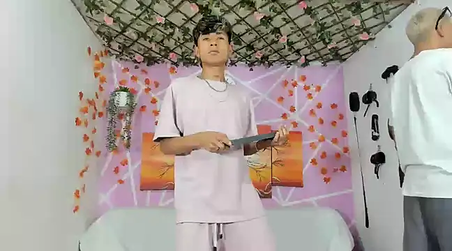 Snapshot of Fresahot2005 chatting on March 9, 12:00 am Fresahot2005 online show from March 9, 12:00 am