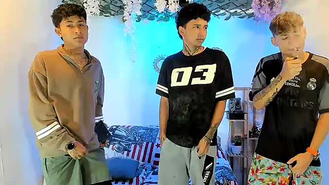 Snapshot of Fresahot2005 chatting on November 9, 2:26 pm Fresahot2005 online show from November 9, 2:26 pm