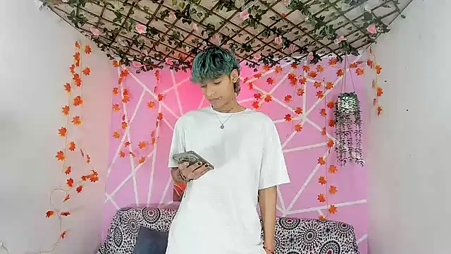 Snapshot of Fresahot2005 chatting on December 1, 2:22 pm Fresahot2005 online show from December 1, 2:22 pm