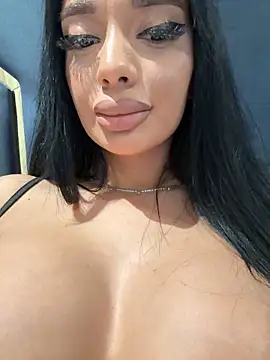 amirahylerr online show from December 8, 10:47 pm