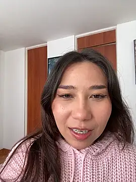 Snapshot of Aimilayne chatting on April 26, 3:32 pm Aimilayne online show from April 26, 3:32 pm
