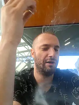Snapshot of Zlyzloba21 chatting on May 13, 1:52 pm Zlyzloba21 online show from May 13, 1:52 pm