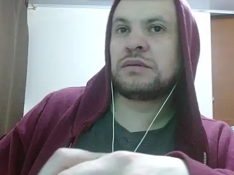 Snapshot of camiloking1720 chatting on January 6, 8:34 pm camiloking1720 online show from January 6, 8:34 pm