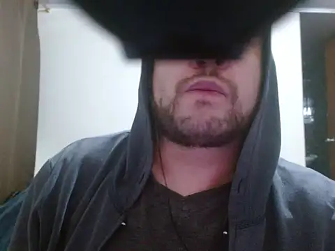 Snapshot of camiloking1720 chatting on February 10, 8:18 am camiloking1720 online show from February 10, 8:18 am