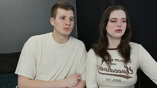 Snapshot of Pinku_kitsune chatting on February 26, 3:21 am Pinku kitsune online show from February 26, 3:21 am