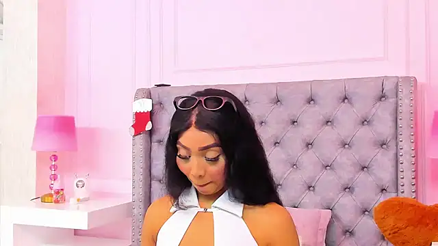 HaileeRoberts online show from January 7, 12:51 pm