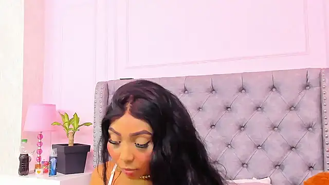 HaileeRoberts online show from January 8, 12:18 pm