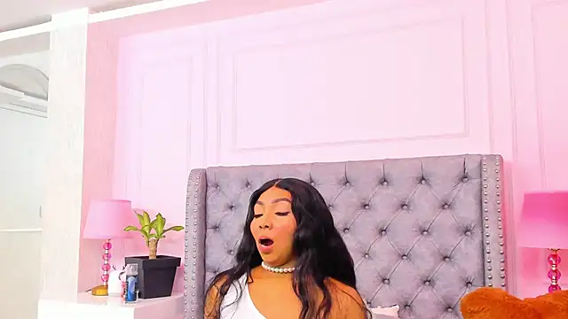 HaileeRoberts online show from January 9, 12:30 pm