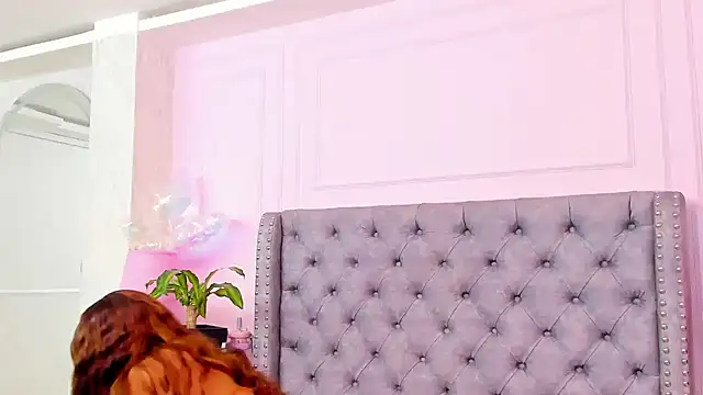 HaileeRoberts online show from April 8, 12:27 pm