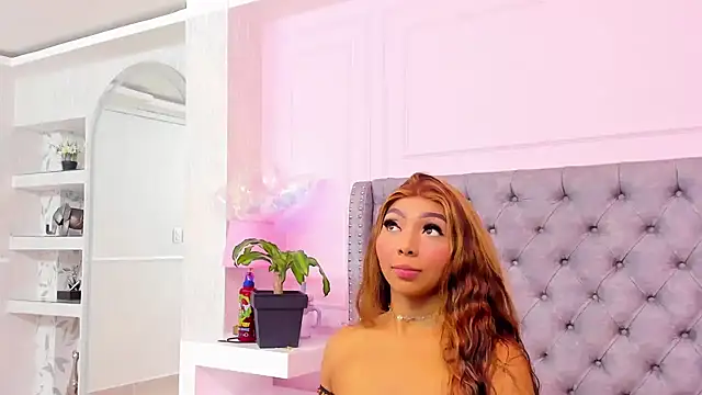 HaileeRoberts online show from April 16, 12:17 pm