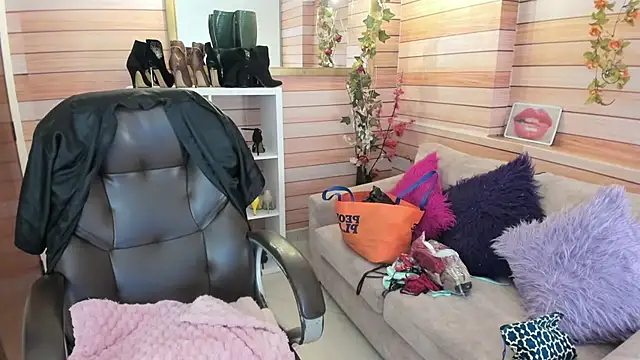 Victoria collins 1 online show from March 29, 10:59 am