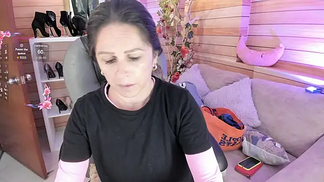 Victoria collins 1 online show from June 7, 11:47 am