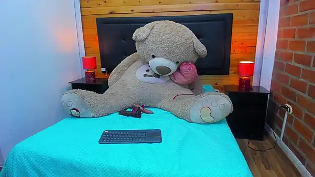 Snapshot of Dulcex69 chatting on March 3, 12:05 pm Dulcex69 online show from March 3, 12:05 pm