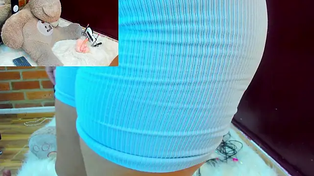 Snapshot of Dulcex69 chatting on November 23, 11:43 am Dulcex69 online show from November 23, 11:43 am