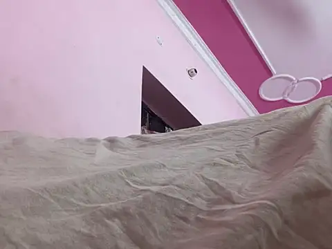 Snapshot of princeraj42 chatting on February 10, 7:49 pm princeraj42 online show from February 10, 7:49 pm