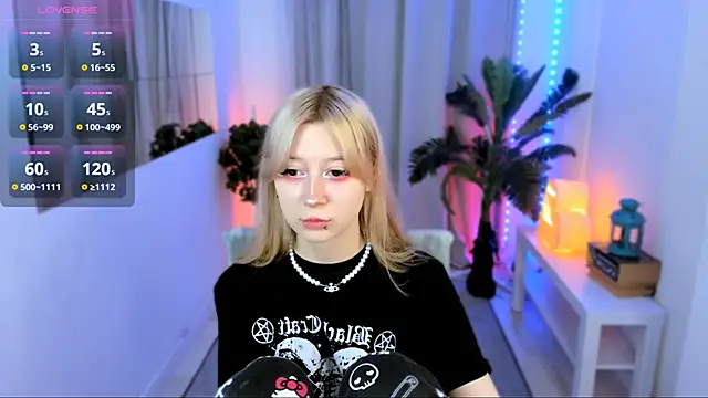 SaintGirl online show from February 8, 3:42 pm