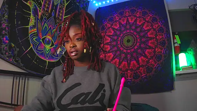 Snapshot of Tatithegoddess chatting on February 13, 8:17 am Tatithegoddess online show from February 13, 8:17 am