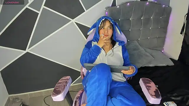 alyssa magiic online show from April 22, 4:52 pm