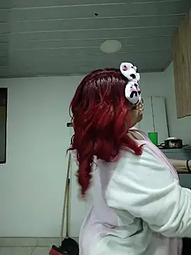 IamAlana  online show from May 6, 11:37 am