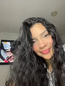 lolaa staars online show from October 11, 4:33 am