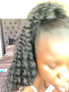 Snapshot of DarkBerry87 chatting on December 2, 5:35 am DarkBerry87 online show from December 2, 5:35 am