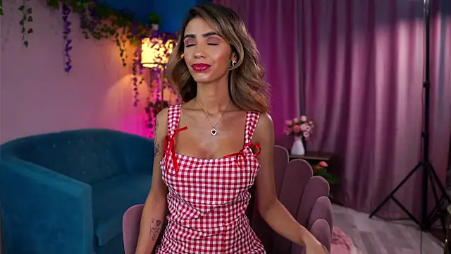 Snapshot of TheAyana chatting on September 11, 6:19 pm TheAyana online show from September 11, 6:19 pm