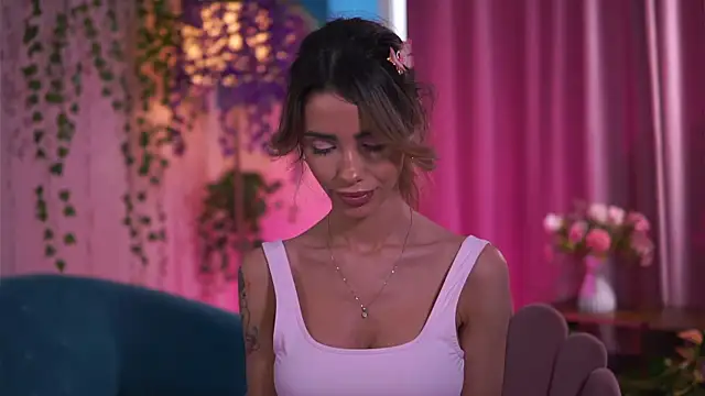 Snapshot of TheAyana chatting on November 18, 11:25 am TheAyana online show from November 18, 11:25 am