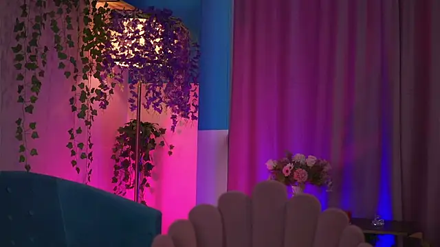 Snapshot of TheAyana chatting on November 19, 1:44 pm TheAyana online show from November 19, 1:44 pm