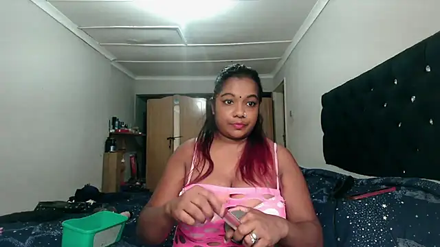 Indianmayaxoxo online show from December 19, 2:46 pm